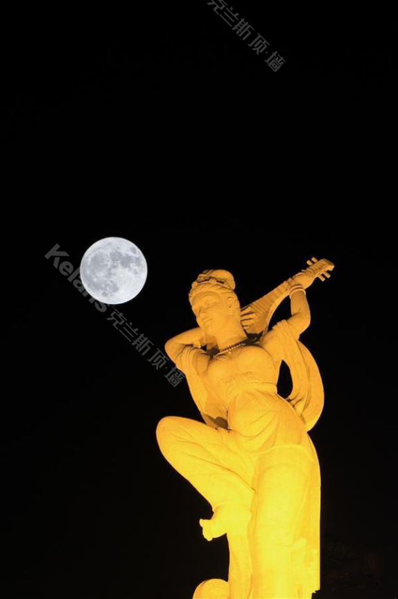 最大月亮在昨晚,最美儿童房在克兰斯 最大月亮在昨晚,最美儿童房在克兰斯