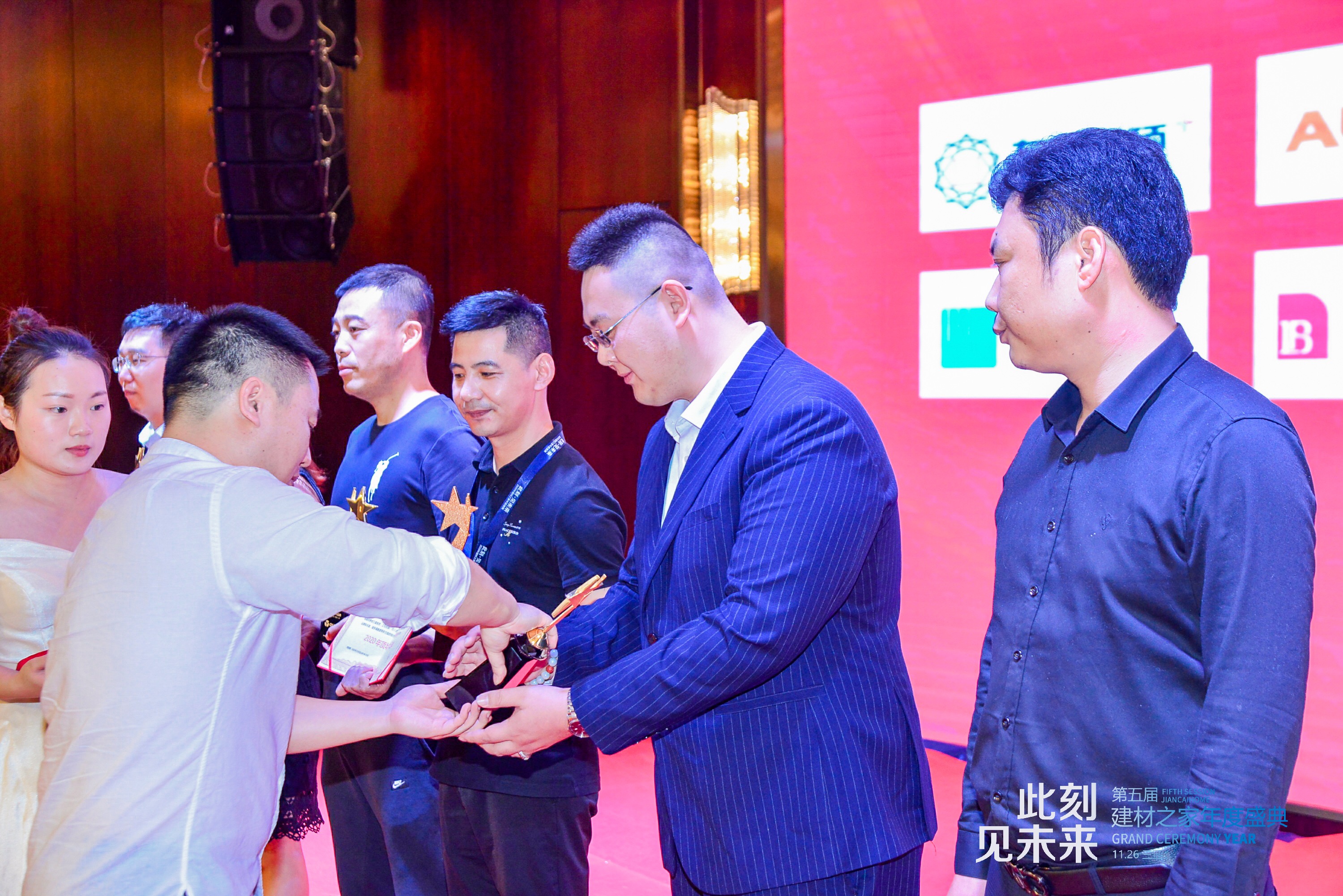 【克兰斯·荣誉】克兰斯顶墙斩获多项“星翔奖”荣获2020年度顶墙十大品牌,众望所归 【克兰斯·荣誉】克兰斯顶墙斩获多项“星翔奖”荣获2020年度顶墙十大品牌,众望所归